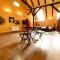 The Attic - Large Open-Space in the Old Town of Brasov, minutes away from The Black Church - Braşov