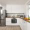 Upper Chandlers Cottage - Sea Views