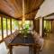 Casa de Alto Padrão 6 Suítes