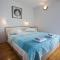 Apartments by the sea Promajna, Makarska - 2592