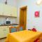 Apartments by the sea Promajna, Makarska - 2592