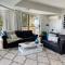 Steps From The Beach 3br Apt FREE Wifi,Pool,Parking,Apple TV