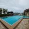 Luxury Beach Condo Located On The Bay In A Tropical Oasis!!!