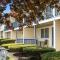 Colonial Inn