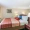 Rodeway Inn & Suites Weedsport NY