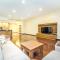 Port Baku Residance Family Room 710 A