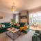 Luxury Southampton house with garden and parking