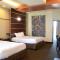 Days Inn & Suites by Wyndham Milwaukee
