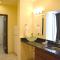 Days Inn & Suites by Wyndham Milwaukee
