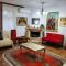 Unique Traditional House, hosted by J&G
