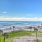 Beachfront Studio with Community Indoor Pool! - Daytona Beach