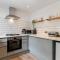 Ivydene - Beautiful Cottage, Stone Throw from Beach, Wonderful Sea Views