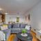 TERRA MAGICA DELUXE Apartment Or Room with Free Parking, Terrace and Sea View