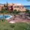 Natura Mediterranea estudio naturista primera linea con piscina