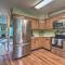Lake Placid Gem with Patio and Views Less Than 1 Mi to Beach! - ليك بلاسيد