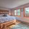Lake Placid Gem with Patio and Views Less Than 1 Mi to Beach! - ليك بلاسيد
