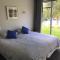 Sunhaven Lakeside - Cromwell Holiday Home