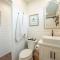 The Newtonian Tiny Container Home near Magnolia - Bellmead