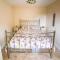 Bwthyn Bach Cozy country retreat