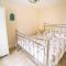 Bwthyn Bach Cozy country retreat