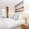 3 Queens Gardens Sea View Apartment