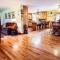Southwoods Mountain Estate -private mansion, pool, hottub+ 15 acres