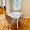 Rustling Leaves 2bd/1 ba Upstairs Parking/Laundry - لوس أنجلوس