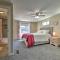 Spacious Granbury Home with Lakefront Outdoor Oasis! - غرانبوري