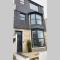 Central, stylish 3 bed apartment with sea views
