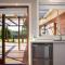Musk Vale Villa - dog friendly, 5 mins to town