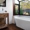 Green Gully House - a scenic country retreat