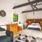 Barn Oasis heated pool Hot Tub, Bar games stay