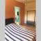 Logement attenant à une villa T2 avec terrasse . - 伊索勒河畔贝斯