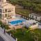 Daisys Garden - Villa with Private Pool, Ideal for Large Groups, by ZanteWize