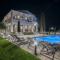 Daisy's Garden - Villa with Private Pool, Ideal for Large Groups, by ZanteWize - Dhrákas