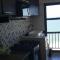 Apartamento na avenida da praia Martim de Sá com vista infinita pro mar em todos os cômodos.No 3o. quiosque próximo a prainha.Sinta-se na praia ouvindo o barulho das ondas e música dos quiosques.Com piscina adulto e infantil. - 卡拉瓜塔图巴