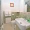 Westfield House - Characterful 7 bedroom townhouse