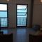 Apartamento na avenida da praia Martim de Sá com vista infinita pro mar em todos os cômodos.No 3o. quiosque próximo a prainha.Sinta-se na praia ouvindo o barulho das ondas e música dos quiosques.Com piscina adulto e infantil. - 卡拉瓜塔图巴