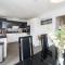 Greenfield's Oxlade Home - Modern 3 Bed room House, Langley, Slough - Slough