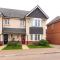 Greenfield's Oxlade Home - Modern 3 Bed room House, Langley, Slough - Slough