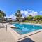 Jupiter Condo w/ Pool Access, Walk to Beach!