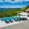 Villa Grazia - with heated salt water Pool