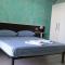 Spacious double room a stone throw from the sea