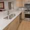 Gateway Plaza R4 Condo