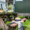Romantic Shepherds Hut, Kenilworth