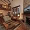 The Crest 200C condo - شوغر ماونتين