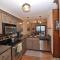 The Crest 200C condo - شوغر ماونتين