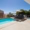 Camps Bay Village - Beach Studios