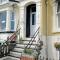 Rowntree Seaview Holiday Flats small double room with no view