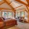 Snowgrass Lodge - River, Mountain Views & Hot tub